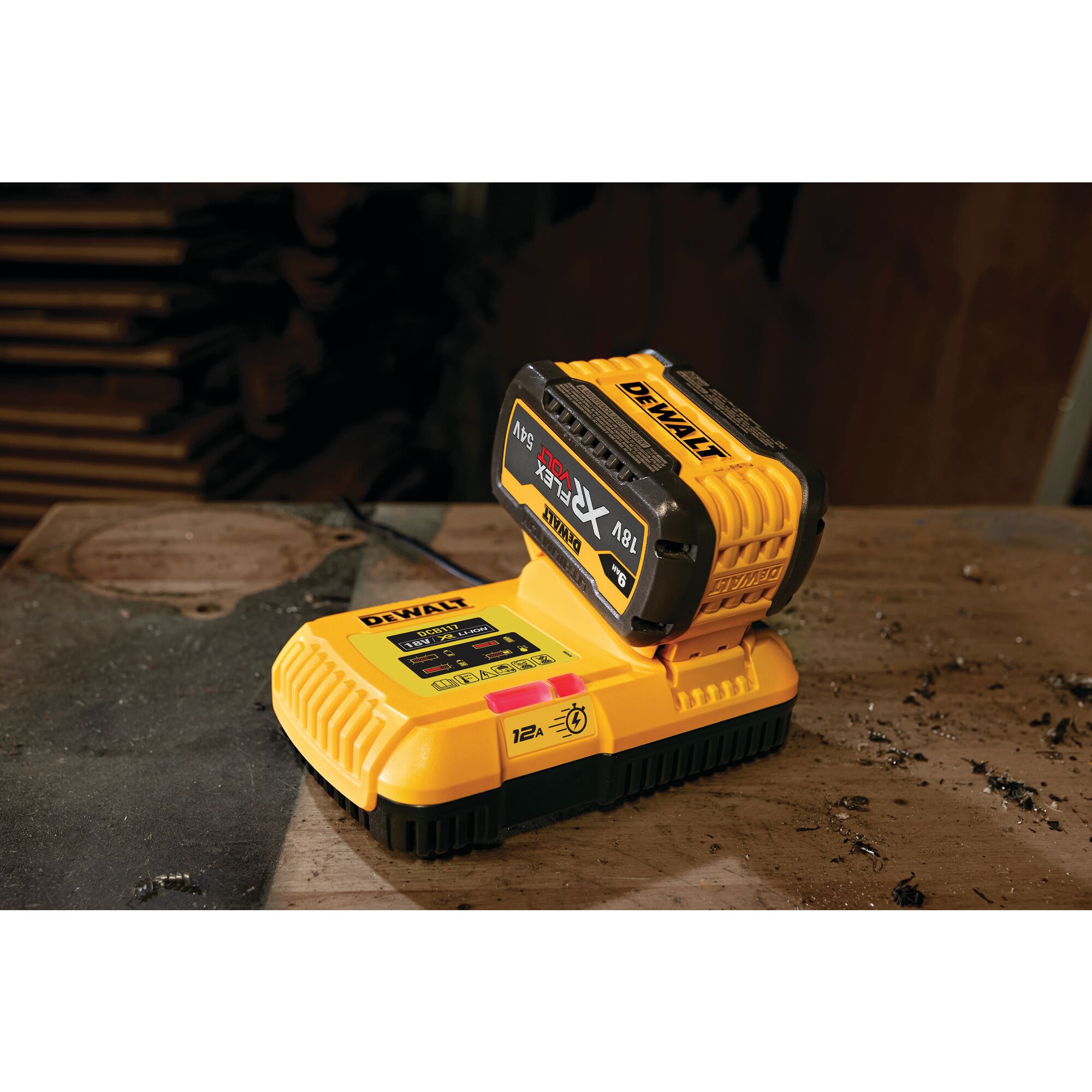 XR 12A Fast Charger DEWALT