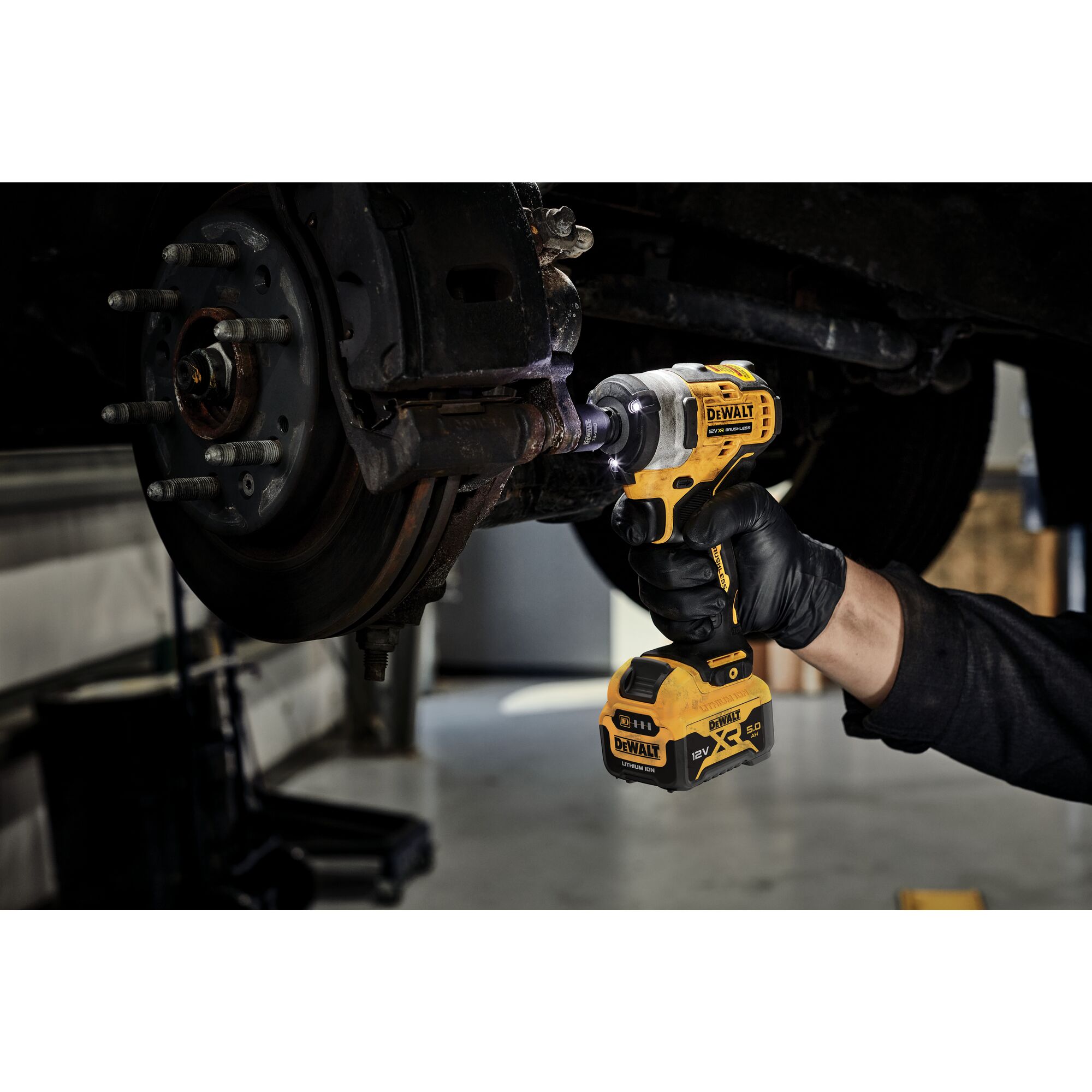 Dewalt impact driver with best sale 5ah battery