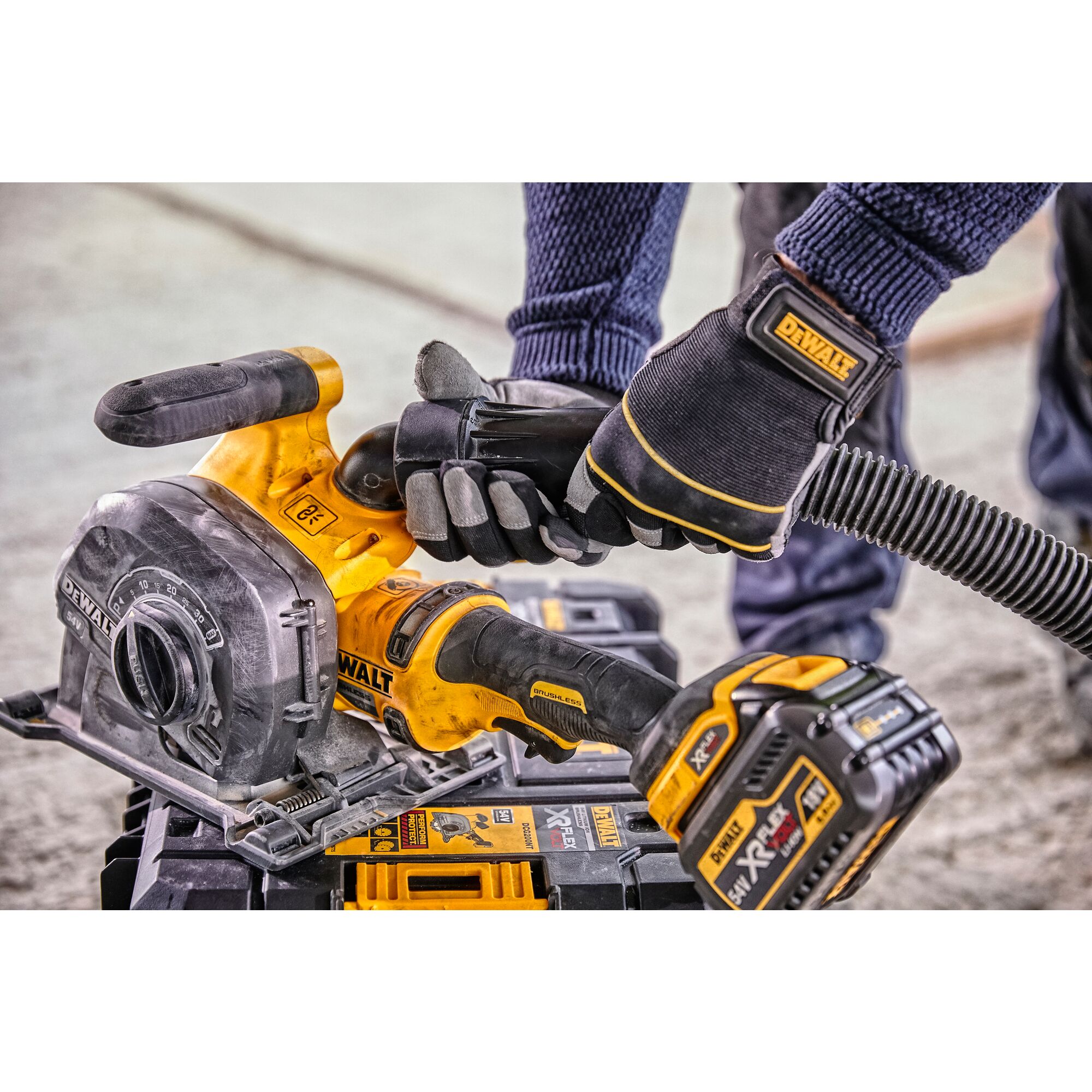 Dewalt wall deals chaser machine