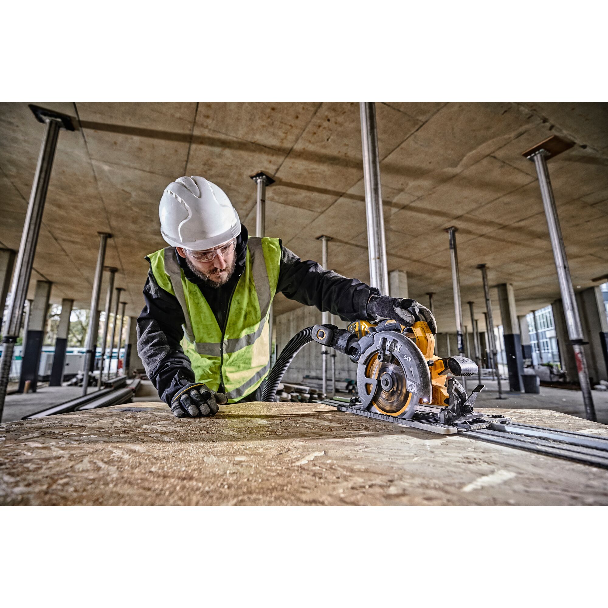 Dewalt circular saw online with rail