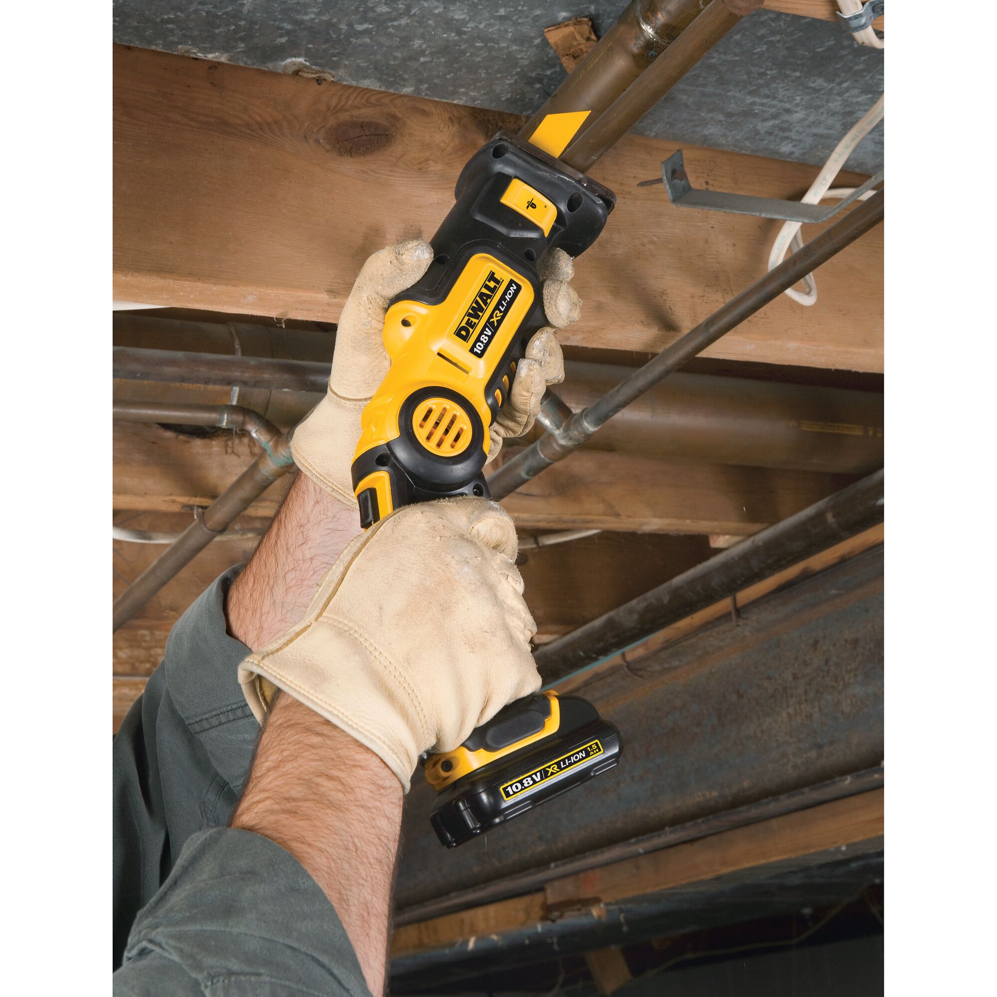 Dewalt pivot reciprocating discount saw