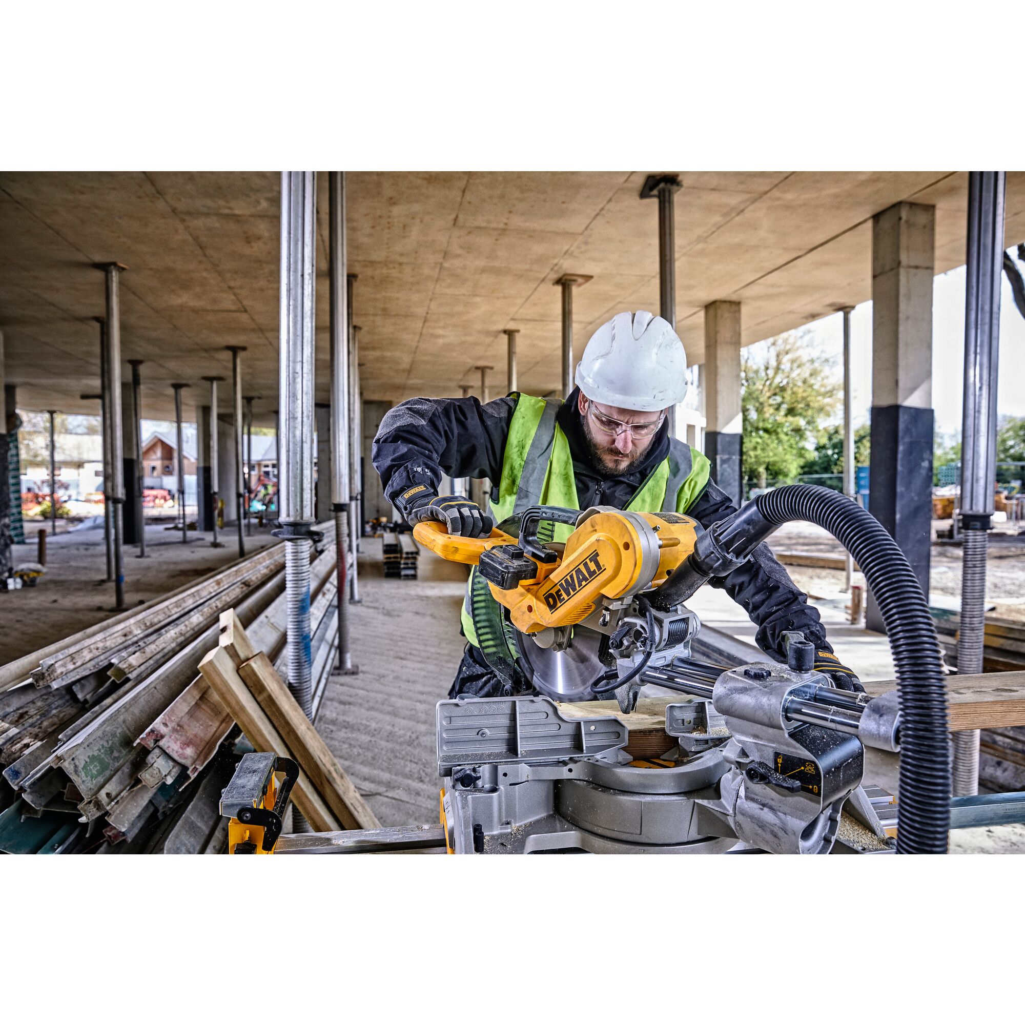 250mm Mitre Saw DEWALT