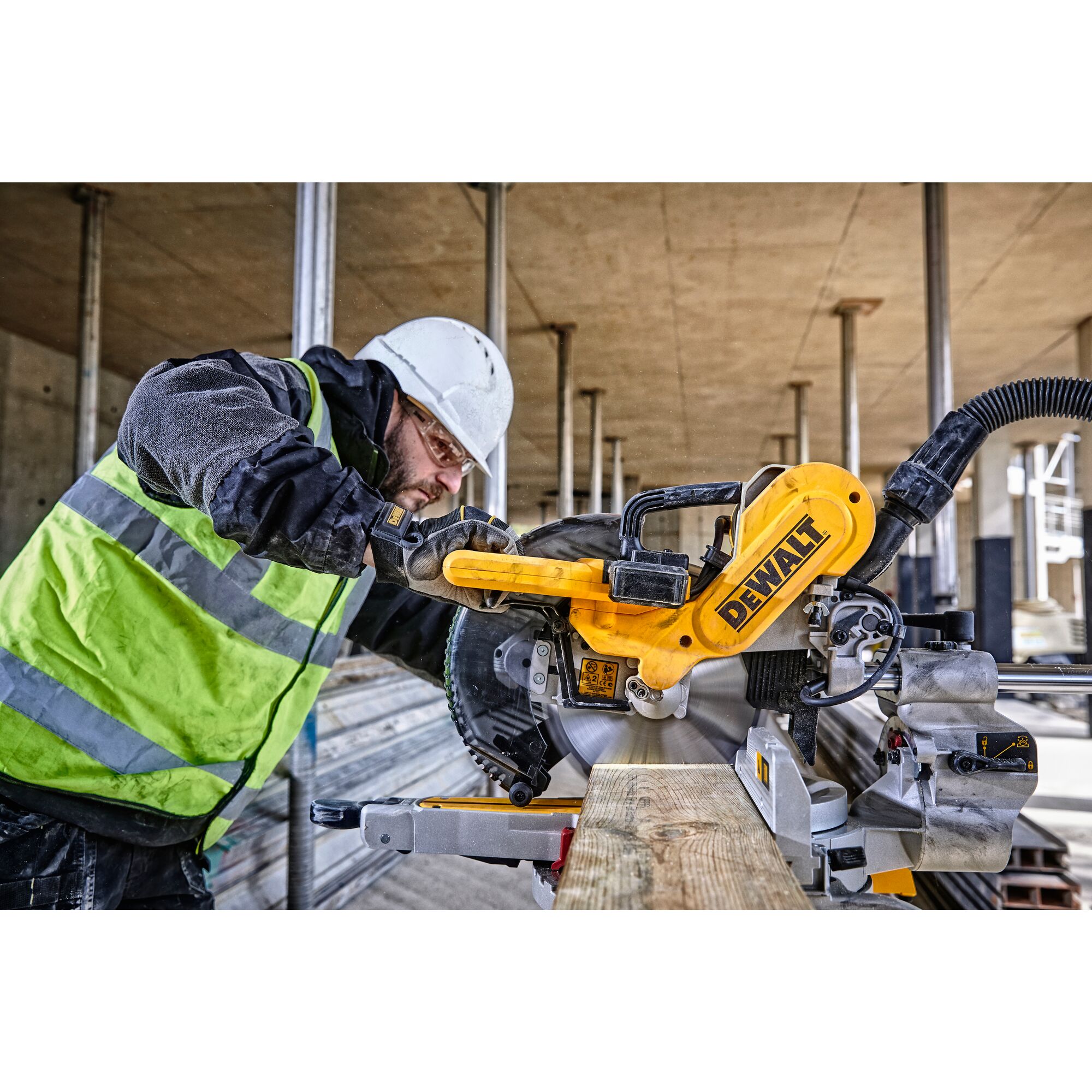 250mm Mitre Saw DEWALT