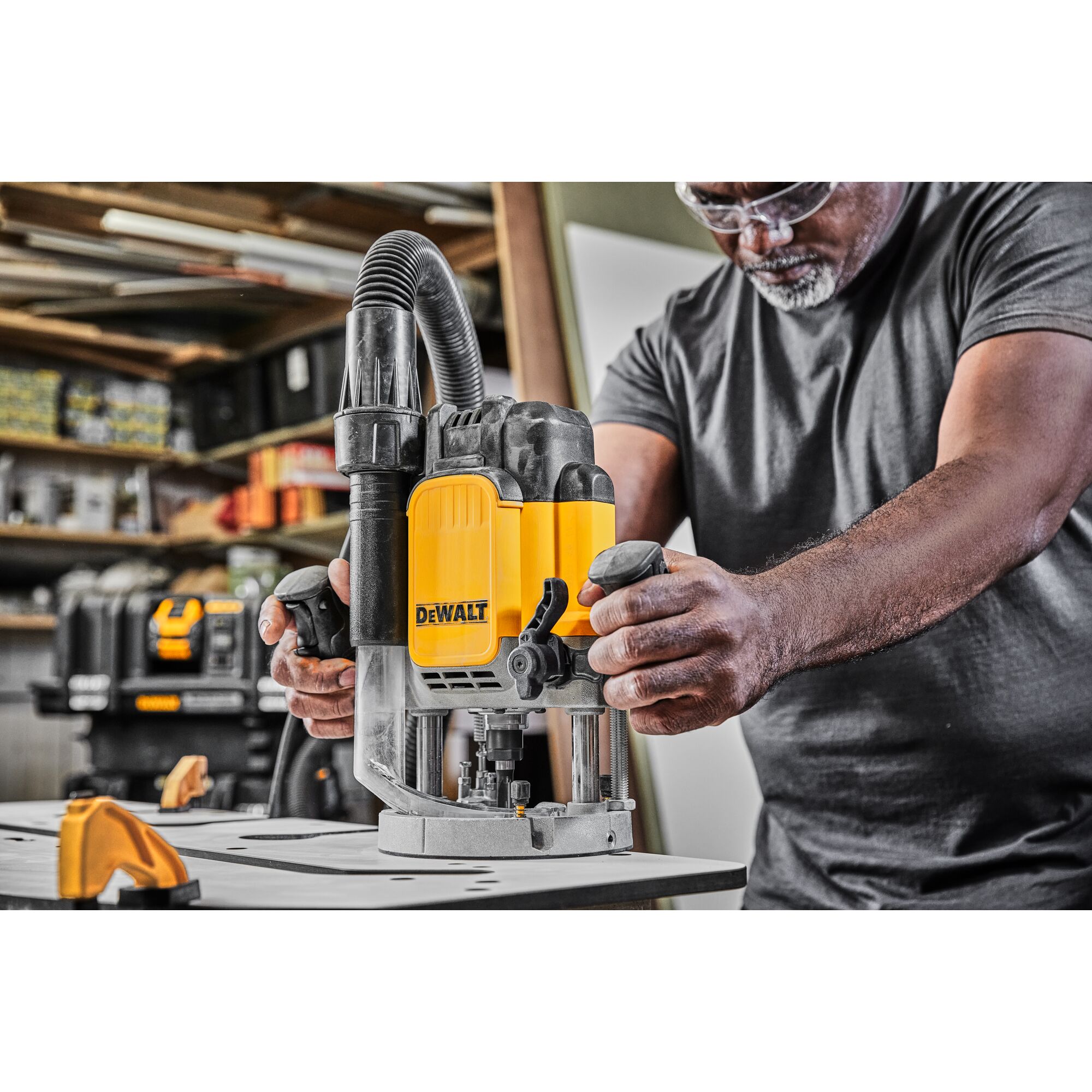 Cordless best sale plunge router